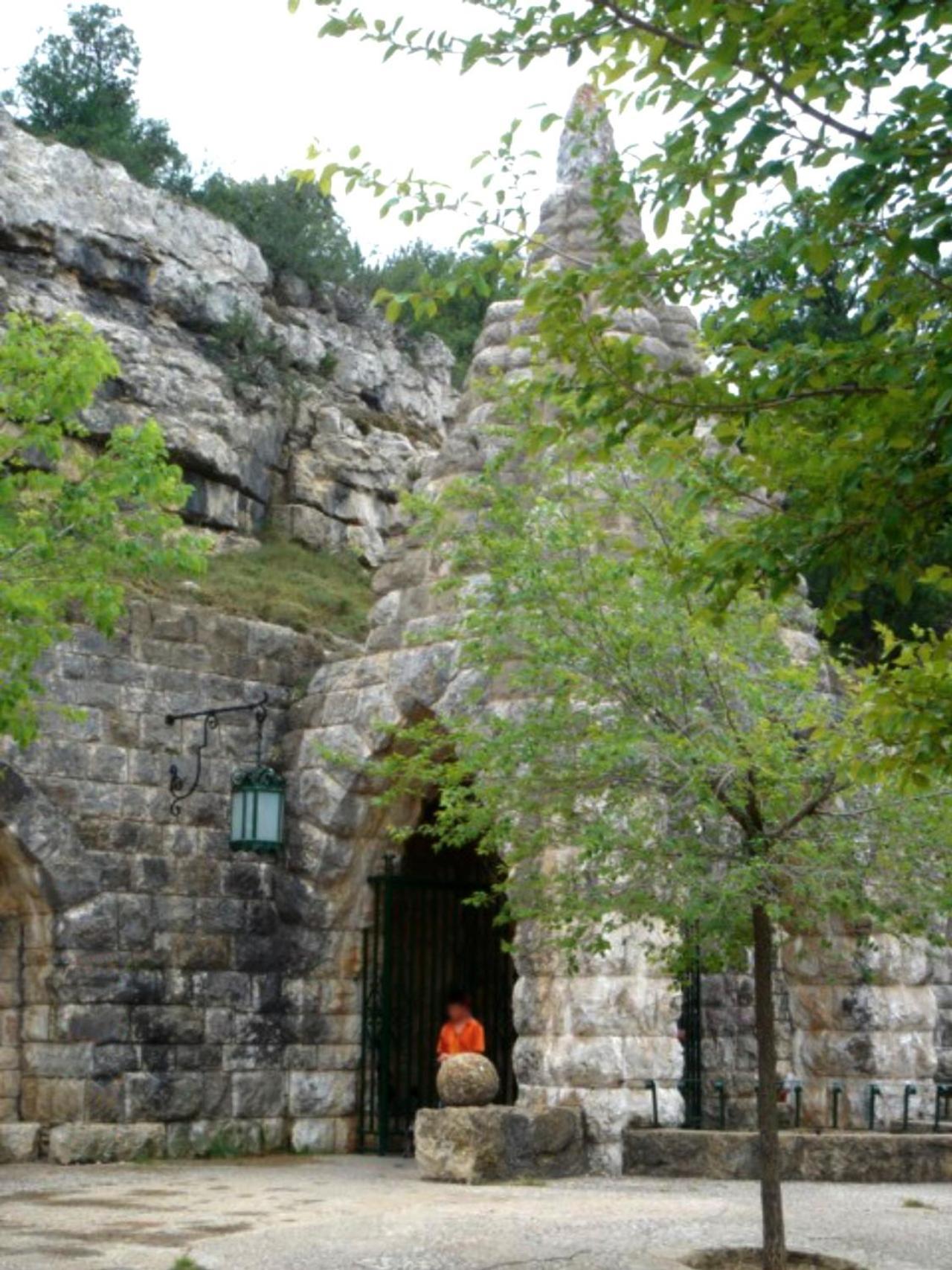 בנאסאל Apartamentos San Cristobal מראה חיצוני תמונה